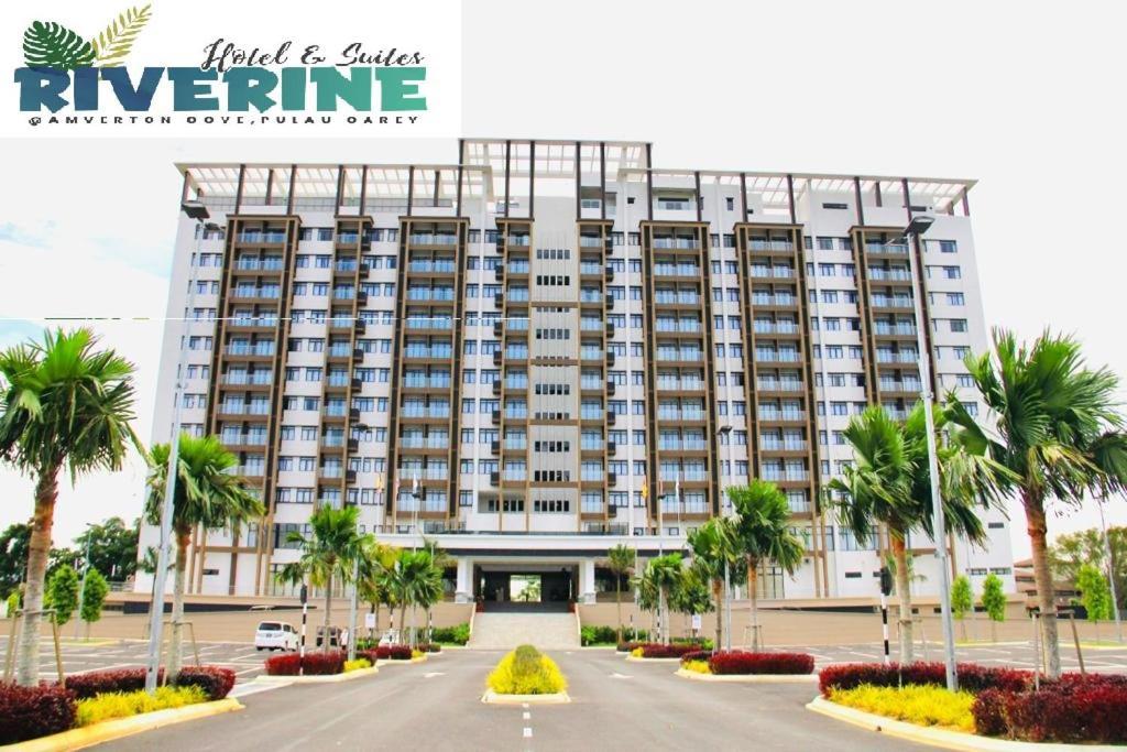 Amverton Cove Golf & Island Resort Banting  Exterior photo