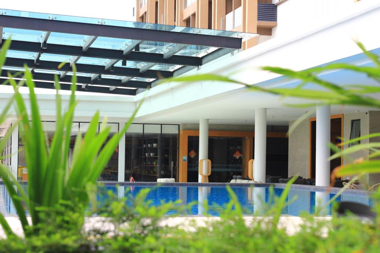 Amverton Cove Golf & Island Resort Banting  Exterior photo