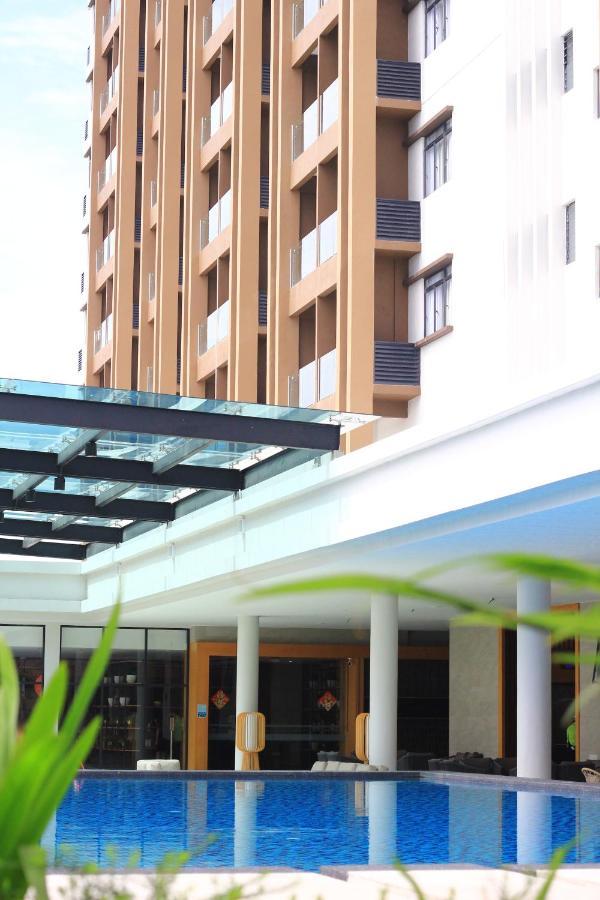 Amverton Cove Golf & Island Resort Banting  Exterior photo